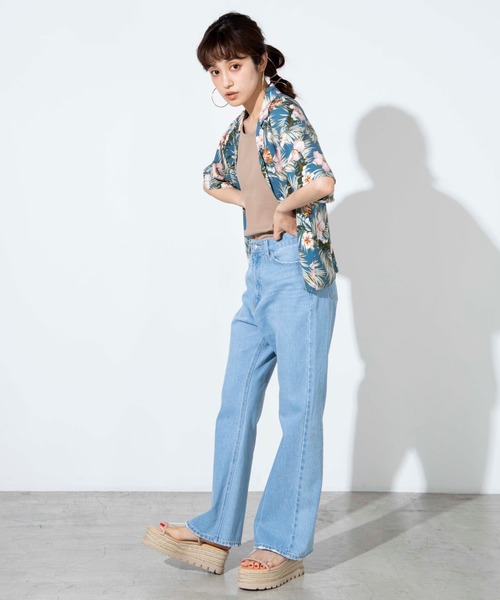WEGO（ウィゴー）の「WEGO/デニムハイウエストフレアパンツ（デニムパンツ・レディース・インディゴブルー/ライトインディゴブルー・SMALL/MEDIUM）」の17枚目の写真