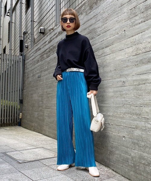 PAGEBOY(ページボーイ)の「ハイネックウラケプルオーバー(トレーナー/スウェット)(スウェット・レディース・ブラック/オフホワイト/ライラック/グレイッシュベージュ/ブラウン・FREE)」の17枚目の写真