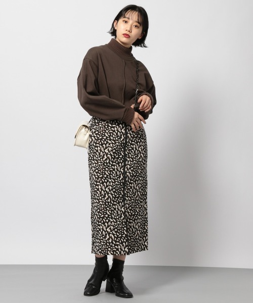 PAGEBOY(ページボーイ)の「ハイネックウラケプルオーバー(トレーナー/スウェット)(スウェット・レディース・ブラック/オフホワイト/ライラック/グレイッシュベージュ/ブラウン・FREE)」の8枚目の写真