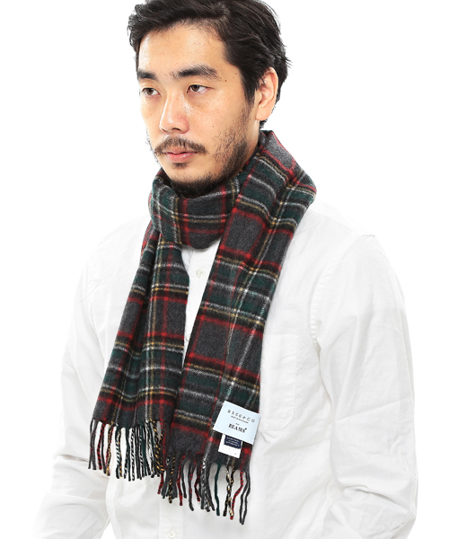 BEAMS PLUS（ビームスプラス）の「BEGG×BEAMS PLUS / 別注 タータンチェック柄 マフラー（マフラー・メンズ・チャコールグレー/ブラウン系その他/レッド系その他/グリーン系その他・ONE SIZE）」の2枚目の写真