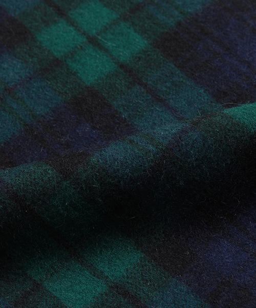 BEAMS PLUS（ビームスプラス）の「BEGG×BEAMS PLUS / 別注 タータンチェック柄 マフラー（マフラー・メンズ・チャコールグレー/ブラウン系その他/レッド系その他/グリーン系その他・ONE SIZE）」の14枚目の写真