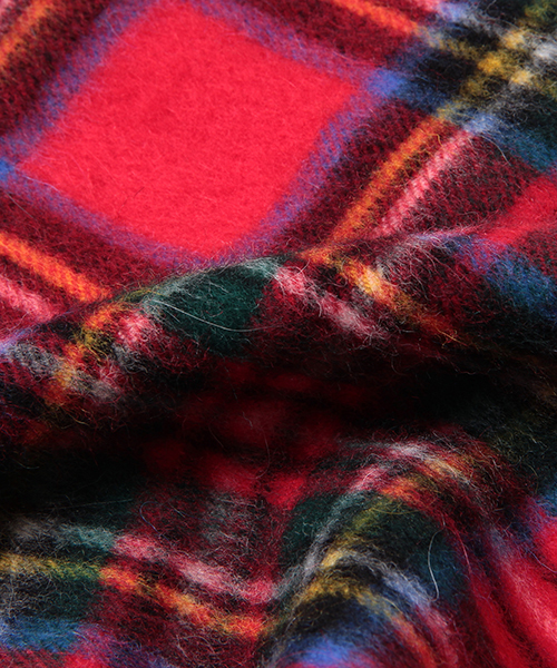 BEAMS PLUS（ビームスプラス）の「BEGG×BEAMS PLUS / 別注 タータンチェック柄 マフラー（マフラー・メンズ・チャコールグレー/ブラウン系その他/レッド系その他/グリーン系その他・ONE SIZE）」の15枚目の写真