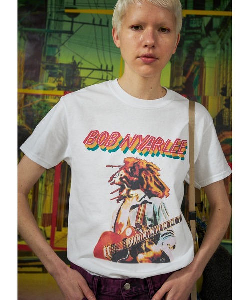 And A(アンドエー)の「AlexanderLeeChang アレキサンダーリーチャン / BOB NYA T ボブニャーリー ラスタカラーロゴプリント半袖Tシャツ / AC012108(Tシャツ/カットソー・メンズ・ホワイト/ブラック/ブラウン/オレンジ・1/2/3/4)」の2枚目の写真