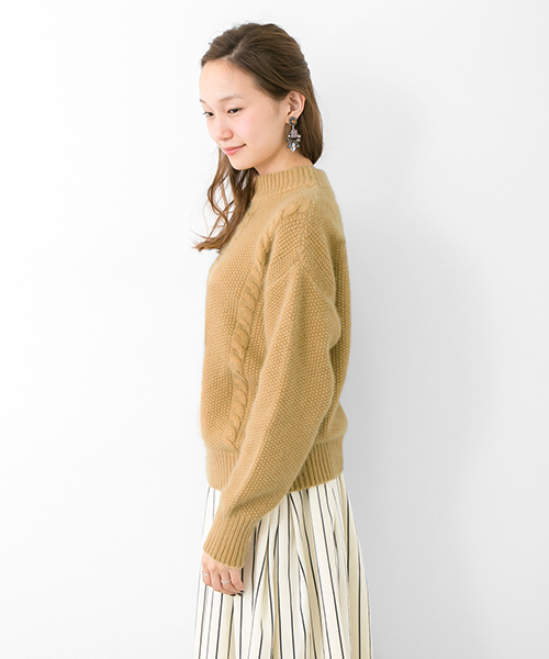 URBAN RESEARCH(アーバンリサーチ)の「UR アンゴラケーブルニット(ニット/セーター・レディース・キャメル/オフホワイト/サックスブルー・FREE)」の8枚目の写真