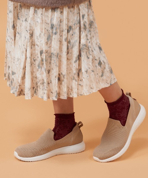 ABC-MART(エービーシーマート)の「ABC SELECT エービーシーセレクト SOCK SLIP ON ソック スリップオン W1005 BEIGE(ドレスシューズ・レディース・ベージュ・6h/7h/7/6/5h/8)」の1枚目の写真