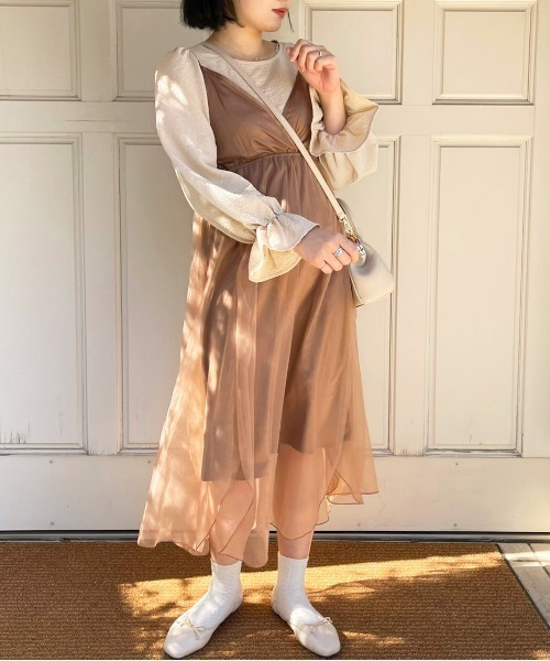 apres jour(アプレジュール)の「リップルブラウス【ZOZOTOWN限定アイテム】【3AP】(シャツ/ブラウス・レディース・グレイッシュベージュ/ベージュ/アイボリー・フリー/X-LARGE)」の11枚目の写真
