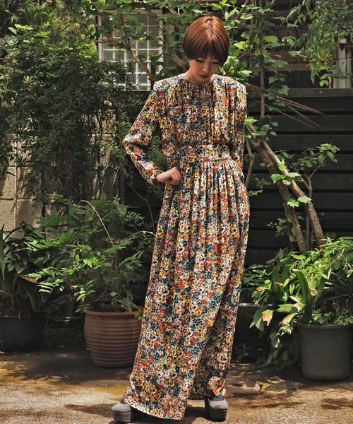 AVIE（アビィ）の「インポート花柄プリントボリュームギャザーマキシドレス（ワンピース・レディース・ブラウン・38）」の7枚目の写真