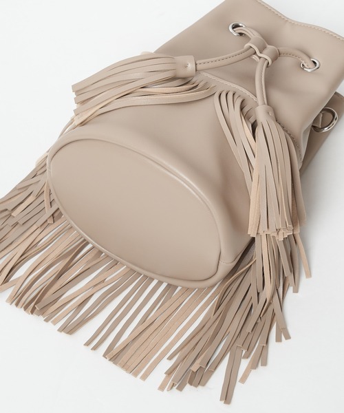 CIAOPANIC（チャオパニック）の「フリンジ巾着2WAYショルダーバッグ（ショルダーバッグ・レディース・グレイッシュベージュ/ブラック・FREE）」の8枚目の写真