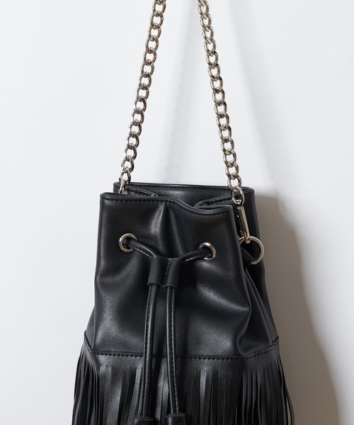 CIAOPANIC（チャオパニック）の「フリンジ巾着2WAYショルダーバッグ（ショルダーバッグ・レディース・グレイッシュベージュ/ブラック・FREE）」の7枚目の写真