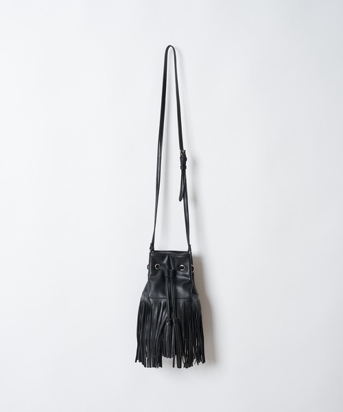 CIAOPANIC（チャオパニック）の「フリンジ巾着2WAYショルダーバッグ（ショルダーバッグ・レディース・グレイッシュベージュ/ブラック・FREE）」の6枚目の写真