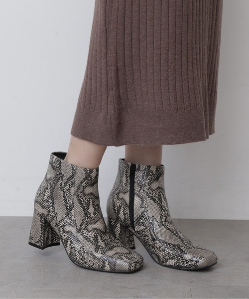 FREE'S MART（フリーズマート）の「◆フレアヒールブーティ（ブーツ・レディース・ブラック/グレー系その他・SMALL/MEDIUM）」の6枚目の写真