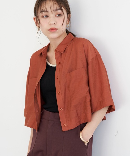 earth music&ecology（アースミュージックアンドエコロジー）の「シアーショートシャツ ＊（シャツ/ブラウス・レディース・ベージュ/オレンジ/ブラウン/グリーン・FREE）」の4枚目の写真