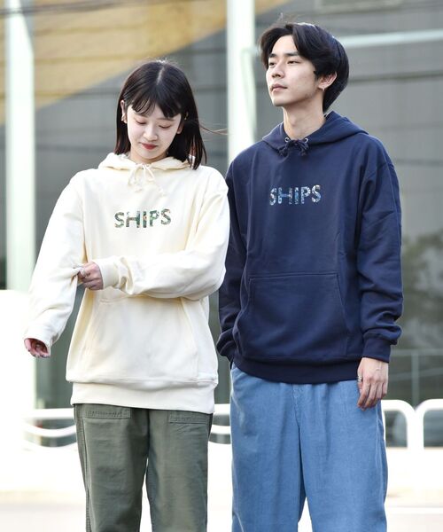 SHIPS(シップス)の「【WEB限定】SHIPS: フラワー柄 SHIPS ロゴ ユニセックス スウェット パーカー(パーカー・メンズ・ピンク/ネイビー/ブラック/オフホワイト・MEDIUM/LARGE/SMALL/X-LARGE)」の8枚目の写真