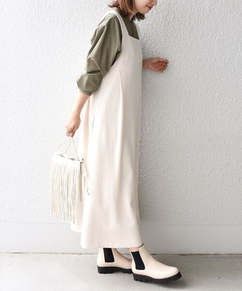 SHIPS(シップス)の「【WEB限定】〈手洗い可能〉2WAYタックワンピース◇(ワンピース・レディース・ネイビー/ブラウン/オフホワイト・SMALL/MEDIUM)」の18枚目の写真