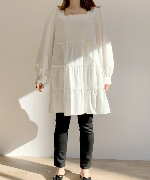 ISOOK（アイスー）の「Square neck tiered blouse / スクエアネックティアードブラウス（チュニック・レディース・ホワイト/ブラック・FREE）」の7枚目の写真
