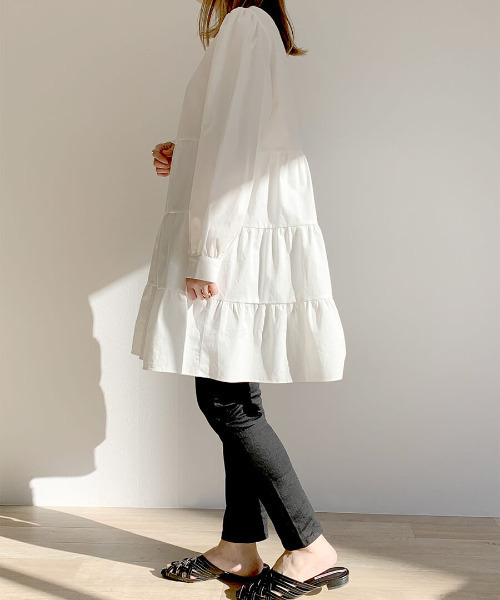 ISOOK（アイスー）の「Square neck tiered blouse / スクエアネックティアードブラウス（チュニック・レディース・ホワイト/ブラック・FREE）」の11枚目の写真