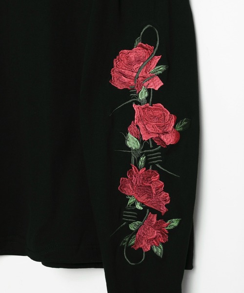 LEGENDA(レジェンダ)の「Barbed wire Rose ロングスリーブTシャツ **(Tシャツ/カットソー・レディース・ブラック×レッド/ホワイト×レッド・FREE)」の8枚目の写真