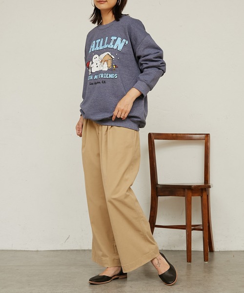 BONbazaar（ボンバザール）の「【PEANUTS/ピーナッツ】スヌーピープリントスウェット「CHILLING」Lサイズ（スウェット・レディース・ネイビー・LARGE）」の4枚目の写真