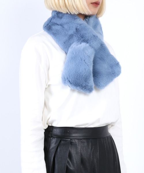 PUNYUS（プニュズ）の「フェイクファーマフラー（マフラー・レディース・ブラック/ライトピンク/グリーン/オレンジ/ブルー・FREE）」の4枚目の写真