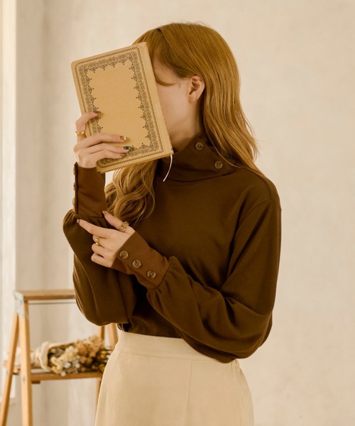 Ambre Neige(アンブルネージュ)の「テレコボタンタートルネック/【WEB/EC限定商品】(Tシャツ/カットソー・レディース・ダークブラウン/アイボリー/ライトベージュ・FREE)」の18枚目の写真