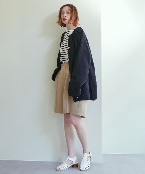 natural couture(ナチュラルクチュール)の「様々な編み地を楽しめる!いろいろ編み金釦ジャケットカーディガン(カーディガン/ボレロ・レディース・ベージュ/ネイビー/オフホワイト・FREE)」の21枚目の写真