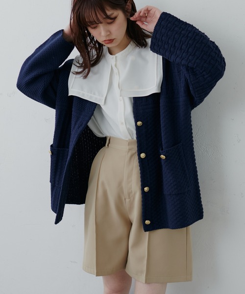 natural couture(ナチュラルクチュール)の「様々な編み地を楽しめる!いろいろ編み金釦ジャケットカーディガン(カーディガン/ボレロ・レディース・ベージュ/ネイビー/オフホワイト・FREE)」の8枚目の写真