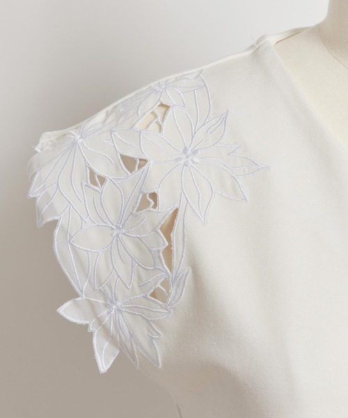NOELA(ノエラ)の「フラワーカットワークトップス(Tシャツ/カットソー・レディース・ラベンダー/ネイビー/オフホワイト・フリー)」の19枚目の写真