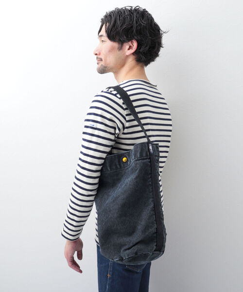 PORT CANVAS(ポートキャンバス)の「【PORT CANVAS/ポート キャンバス】別注キャンバスワンショルダーバッグ 製品洗い(ショルダーバッグ・メンズ・ベージュ/ライトグレー/オリーブ/ネイビー/ブラック/ライトパープル・FREE)」の14枚目の写真