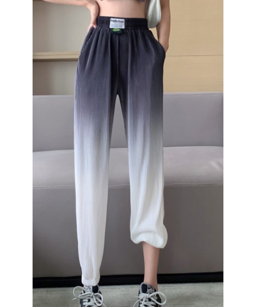 Bifrost(ビフレスト)の「グラデーション プリーツパンツ(その他パンツ・レディース・ブラック・M/L)」の4枚目の写真