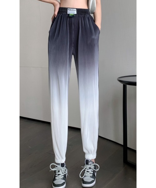 Bifrost(ビフレスト)の「グラデーション プリーツパンツ(その他パンツ・レディース・ブラック・M/L)」の7枚目の写真
