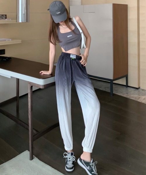 Bifrost(ビフレスト)の「グラデーション プリーツパンツ(その他パンツ・レディース・ブラック・M/L)」の8枚目の写真