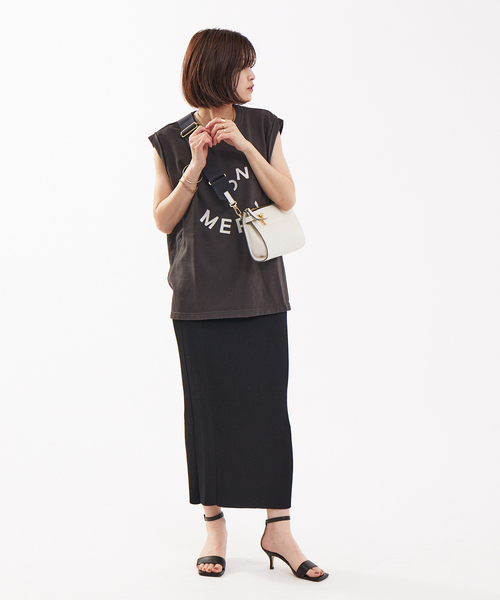 Rouge vif(ルージュヴィフ)の「mucci 別注ミニ裏毛ロゴT(Tシャツ/カットソー・レディース・ホワイト/ブラック・フリー)」の13枚目の写真