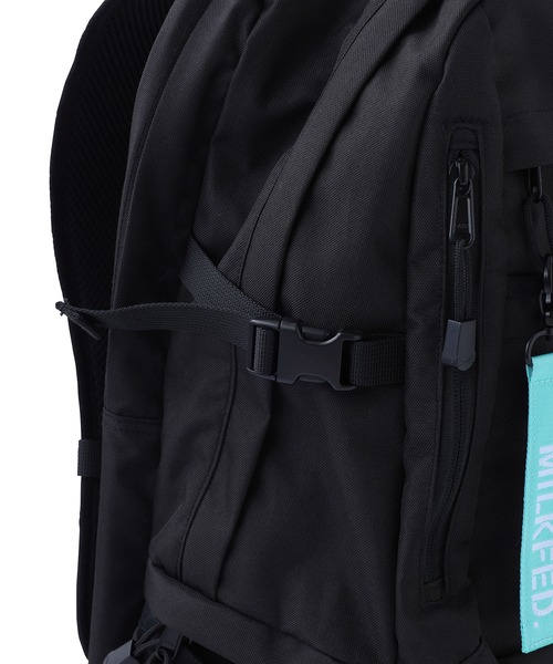 MILKFED.（ミルクフェド）の「NEO BIG BACKPACK BAR LIMITED COLOR/　大容量リュックサック/バックパック/PC収納（バックパック/リュック・レディース・ブラック・ONE SIZE）」の4枚目の写真