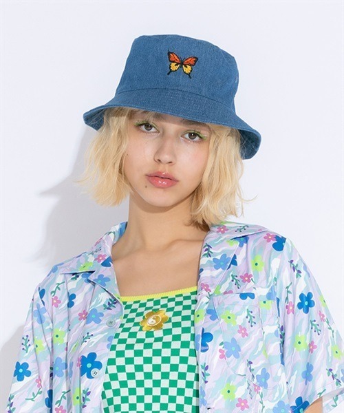 Candy Stripper（キャンディストリッパー）の「TINY BUTTERFLY BUCKET ハット（ハット・レディース・インディゴブルー/オフホワイト・FREE）」の7枚目の写真