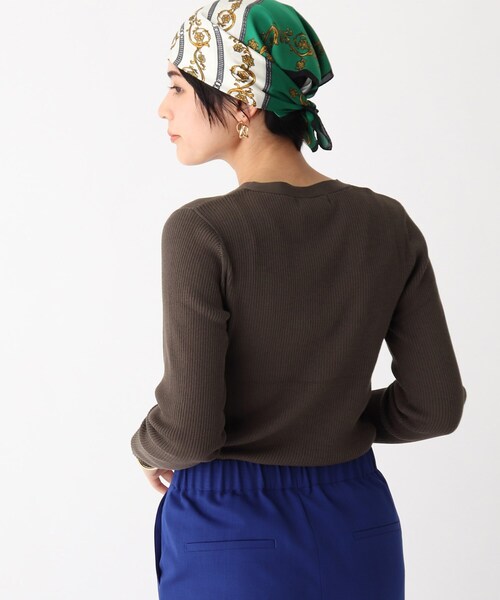 OPAQUE.CLIP（オペークドットクリップ）の「◆アセテートコットン リブVネックカーディガン【マルチファンクション/WEB限定カラー・サイズ】（カーディガン/ボレロ・レディース・ブラック/ブラウン系その他/ホワイト系その他6/ベージュ系8/ライトグリーン系/ブルー系7/ピンク系・40/38/36）」の11枚目の写真