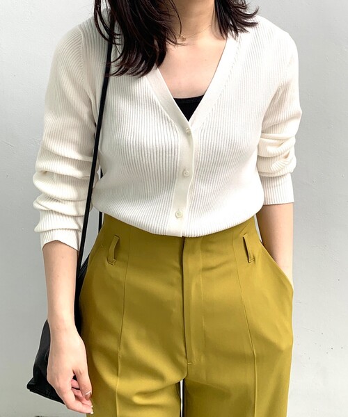 OPAQUE.CLIP（オペークドットクリップ）の「◆アセテートコットン リブVネックカーディガン【マルチファンクション/WEB限定カラー・サイズ】（カーディガン/ボレロ・レディース・ブラック/ブラウン系その他/ホワイト系その他6/ベージュ系8/ライトグリーン系/ブルー系7/ピンク系・40/38/36）」の19枚目の写真