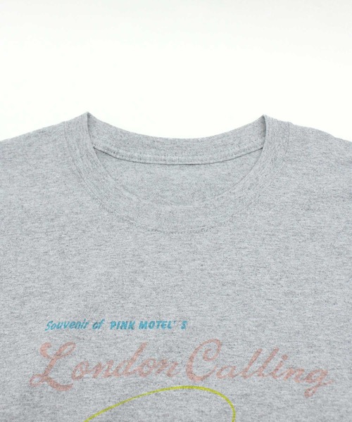 RNA（アールエヌエー）の「M1925 PINK MOTEL ロンドンソーホーＢＩＧ Ｔシャツ（Tシャツ/カットソー・レディース・ホワイト/ベージュ/杢グレー・MEDIUM）」の21枚目の写真