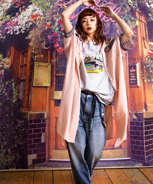 RNA（アールエヌエー）の「M1925 PINK MOTEL ロンドンソーホーＢＩＧ Ｔシャツ（Tシャツ/カットソー・レディース・ホワイト/ベージュ/杢グレー・MEDIUM）」の6枚目の写真