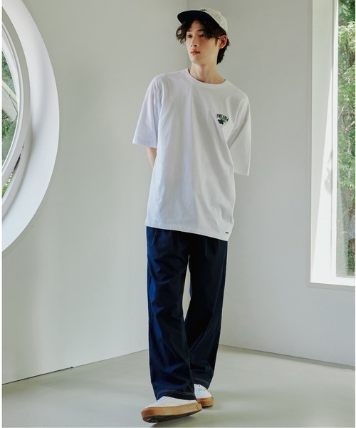 ROMANTIC CROWN（ロマンティッククラウン）の「【ROMANTIC CROWN】FRUIT QUOKKA TEE / ロマンティッククラウン フルーツ ワラビー グラフィック Tシャツ（Tシャツ/カットソー・メンズ・ネイビー/ホワイト・LARGE/MEDIUM）」の4枚目の写真