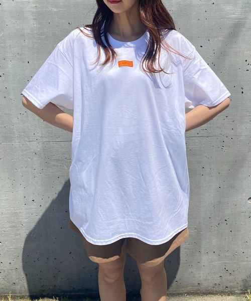 ADIRA（アディラ）の「ユニセックスワッペンプリントT（Tシャツ/カットソー・レディース・ホワイト/ネイビー・X-LARGE）」の2枚目の写真
