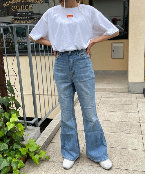 ADIRA（アディラ）の「ユニセックスワッペンプリントT（Tシャツ/カットソー・レディース・ホワイト/ネイビー・X-LARGE）」の11枚目の写真