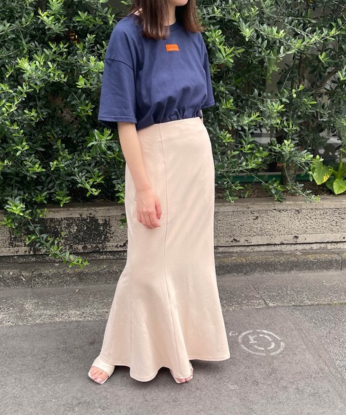 ADIRA（アディラ）の「ユニセックスワッペンプリントT（Tシャツ/カットソー・レディース・ホワイト/ネイビー・X-LARGE）」の19枚目の写真