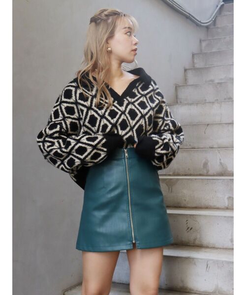 EVRIS（エヴリス）の「フェイクレザージップミニスカート（スカート・レディース・ブラック/ブラウン/ブルー・SMALL/MEDIUM）」の15枚目の写真