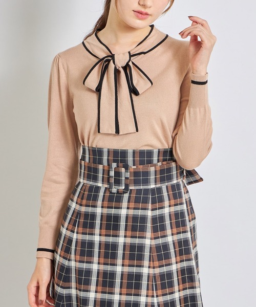 tocco closet(トッコ クローゼット)の「配色ライン入りボウタイりぼんニットプルオーバー(ニット/セーター・レディース・グレイッシュブルー/ピンク系その他/オフホワイト/ブラック/ベージュ・M)」の18枚目の写真