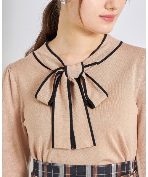 tocco closet(トッコ クローゼット)の「配色ライン入りボウタイりぼんニットプルオーバー(ニット/セーター・レディース・グレイッシュブルー/ピンク系その他/オフホワイト/ブラック/ベージュ・M)」の19枚目の写真