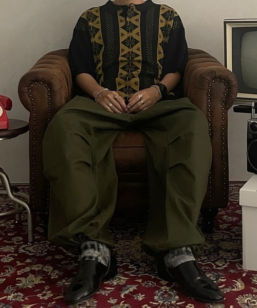 kutir(クティール)の「レトロジャガード柄ニットポロ(ポロシャツ・メンズ・シルバー/ゴールド・MEDIUM/LARGE)」の9枚目の写真