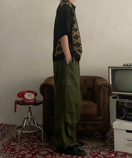 kutir(クティール)の「レトロジャガード柄ニットポロ(ポロシャツ・メンズ・シルバー/ゴールド・MEDIUM/LARGE)」の10枚目の写真