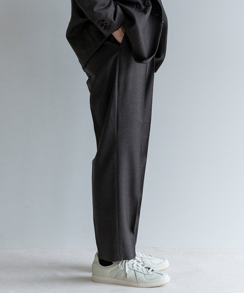 EDIFICE（エディフィス）の「サキソニー 1タック スラックス【セットアップ着用可】（その他パンツ・メンズ・ネイビー/ベージュ系その他/ブラウン/カーキ・LARGE/SMALL/X-LARGE/MEDIUM）」の16枚目の写真