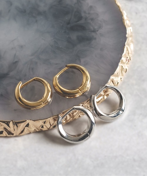 Jewel closet by L&Co.(ジュエルクローゼットバイエルアンドコー)の「SV925 ピアス(ピアス(両耳用)・レディース・シルバー系3/シルバー系5/ゴールド系2/ゴールド系4/シルバー系1/ゴールド系5/ゴールド系6/ゴールド系7/シルバー系6/シルバー系7/シルバー系2/シルバー系4/ゴールド系1/ゴールド系3・FREE)」の9枚目の写真