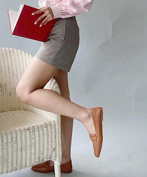 Charles Chaton（シャルルシャトン）の「SOFI loafers（ローファー・レディース・ブラック/ベージュ系その他・36/37/38）」の4枚目の写真